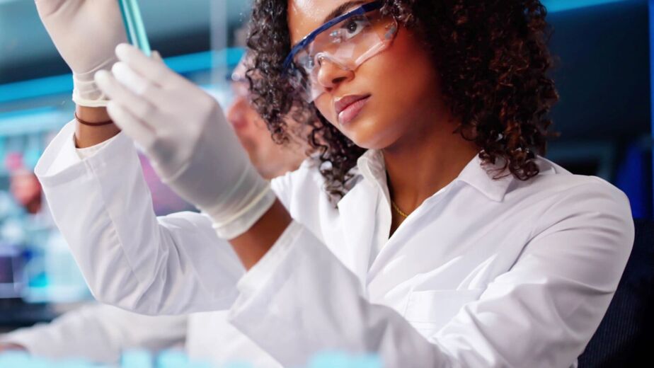 Muasir elmi nailiyyetlerde laboratoriyalarin rolu